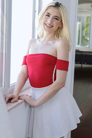 cover-dkd.jpg Nude Photo