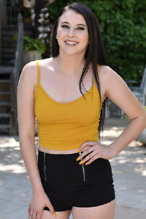 Kinsley Anne's Nude Picture