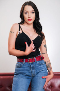 Kitty Deville's Nude Picture