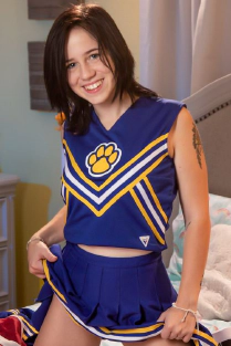 Remi Jones's Nude Picture